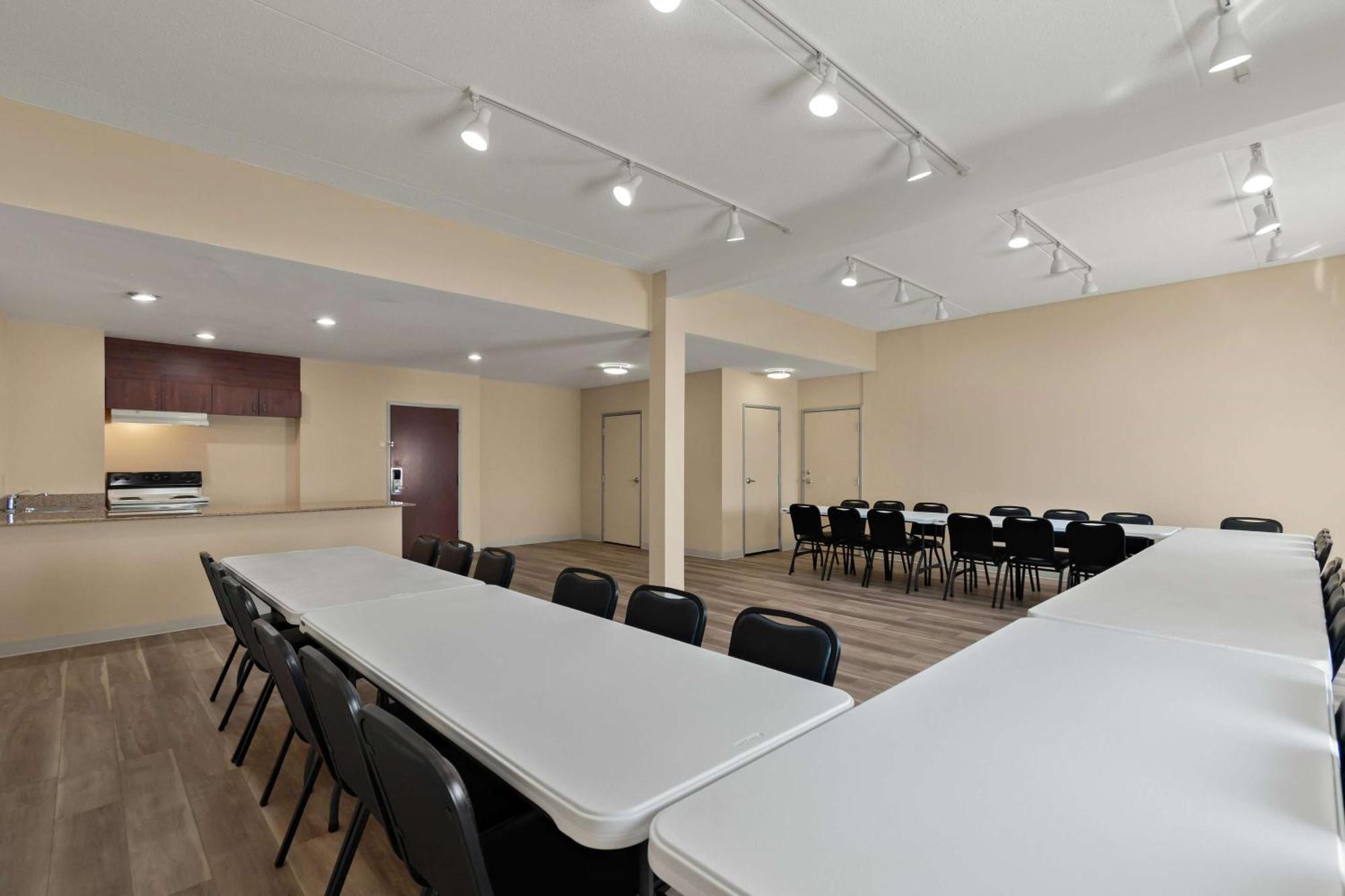 Ramada By Wyndham Harrisburg/Hershey Area Εξωτερικό φωτογραφία