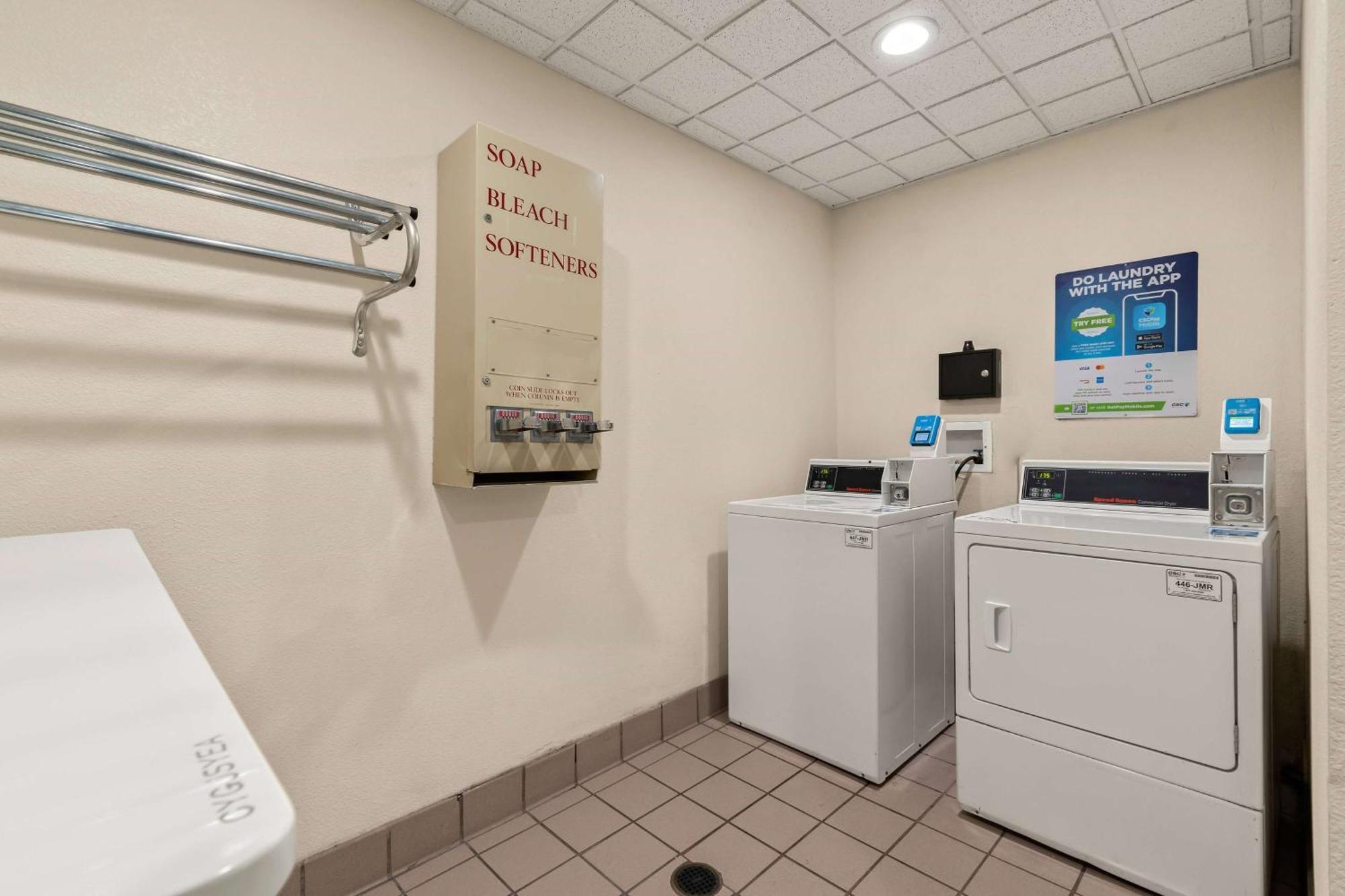 Ramada By Wyndham Harrisburg/Hershey Area Εξωτερικό φωτογραφία