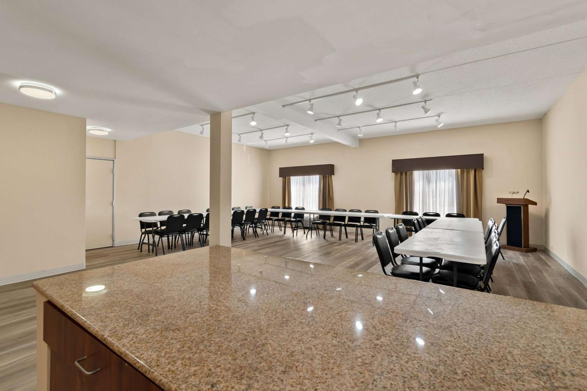 Ramada By Wyndham Harrisburg/Hershey Area Εξωτερικό φωτογραφία
