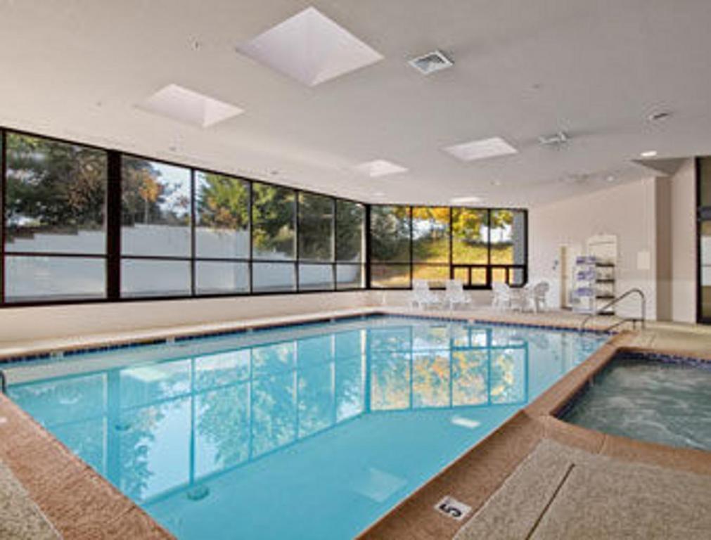 Ramada By Wyndham Harrisburg/Hershey Area Εξωτερικό φωτογραφία